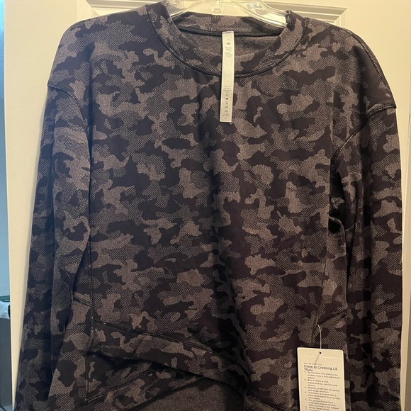 Brand new (with tag) Close to Crossing LS Rulu Lululemon shirt. Cameo colour. - Picture 1 of 1